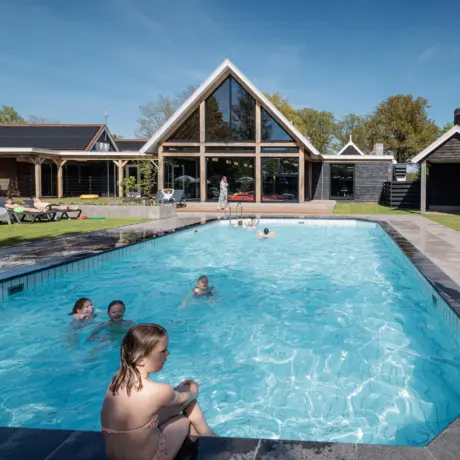 Buitenzwembad familiecamping kaps twente
